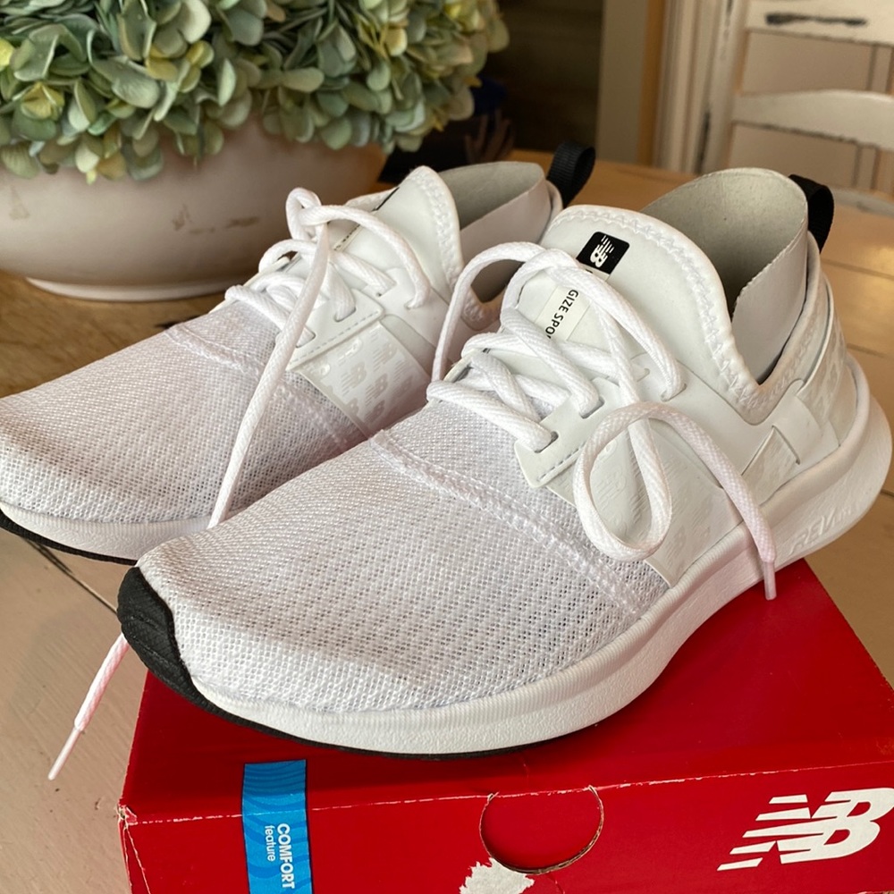 New balance brand new never worn tennis shoes